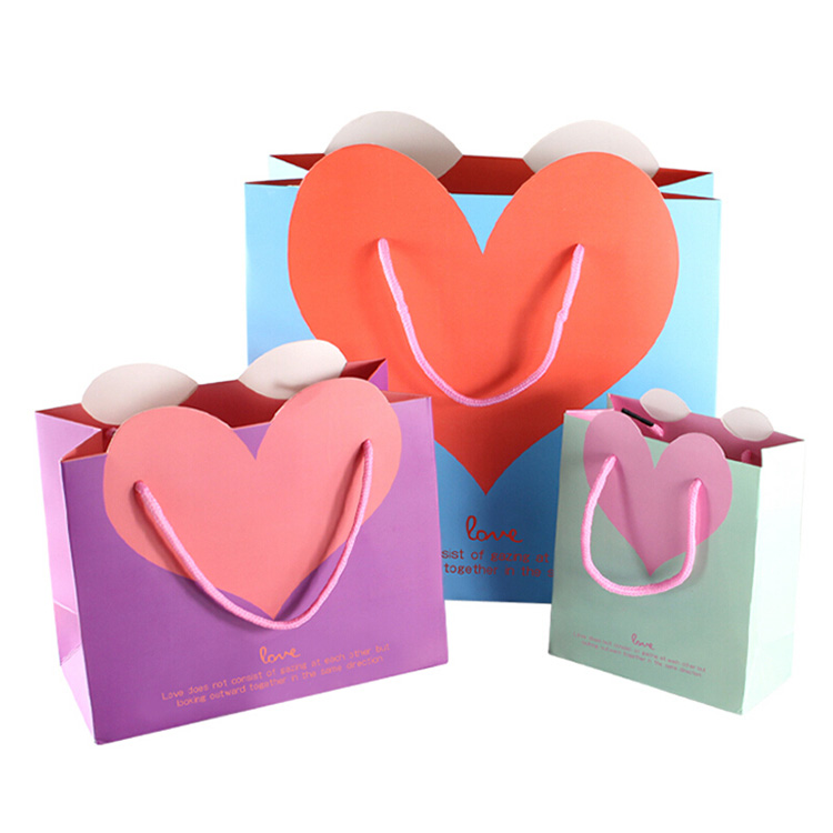 Quel sac à main cadeau donne à votre emballage un aspect haut de gamme sans gaspiller de budget ?